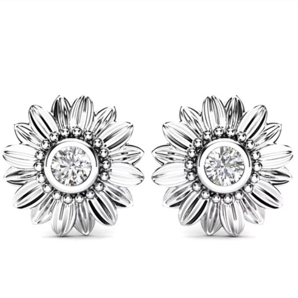 Sunflower sterling silver stud earrings - Picture 3 of 3